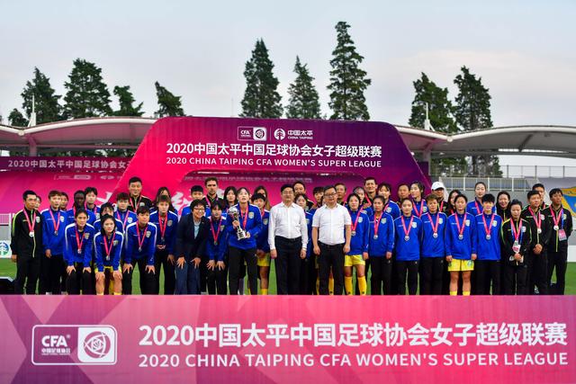 凯文-赫尔特晒照庆祝九周年：签约三年2700万！